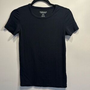 Jones & Co. black fitted tshirt